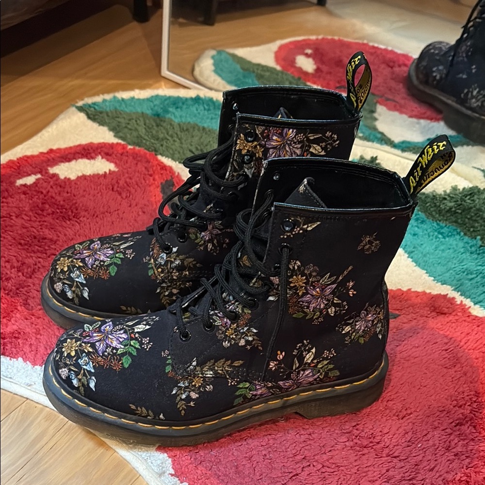 Dr. Martens Castel 8-Eye Boot in Black Belladonna
